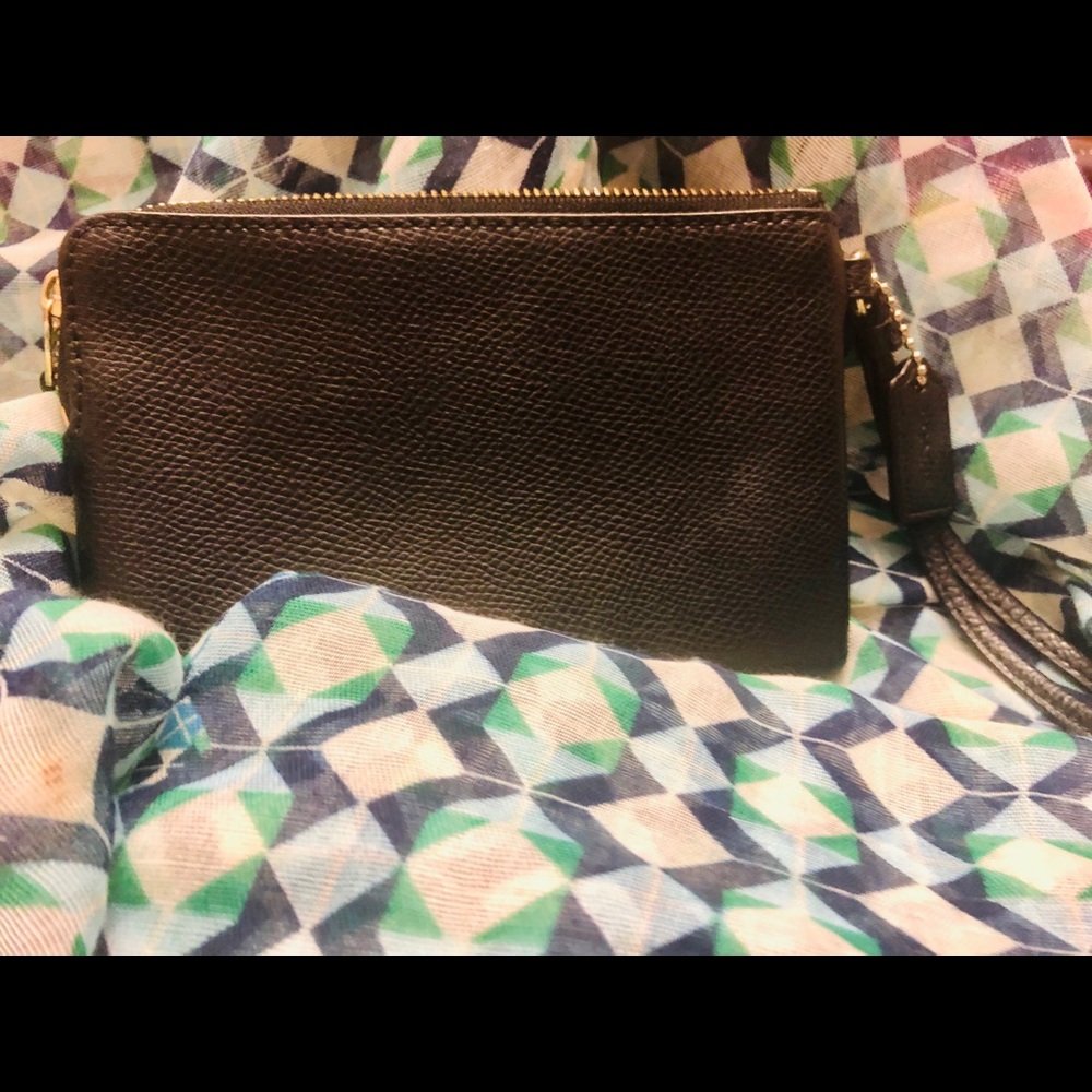 🎉HOST PICK🎉Coach Wristlet - Picture 4 of 14